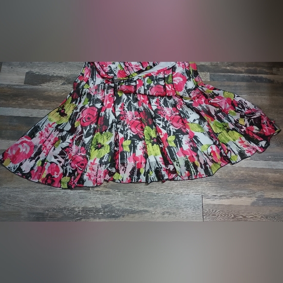 City Girl- Nancy Bolen Skirt Floral With Zipper on The he Side in A- line Size M - Picture 4 of 10
